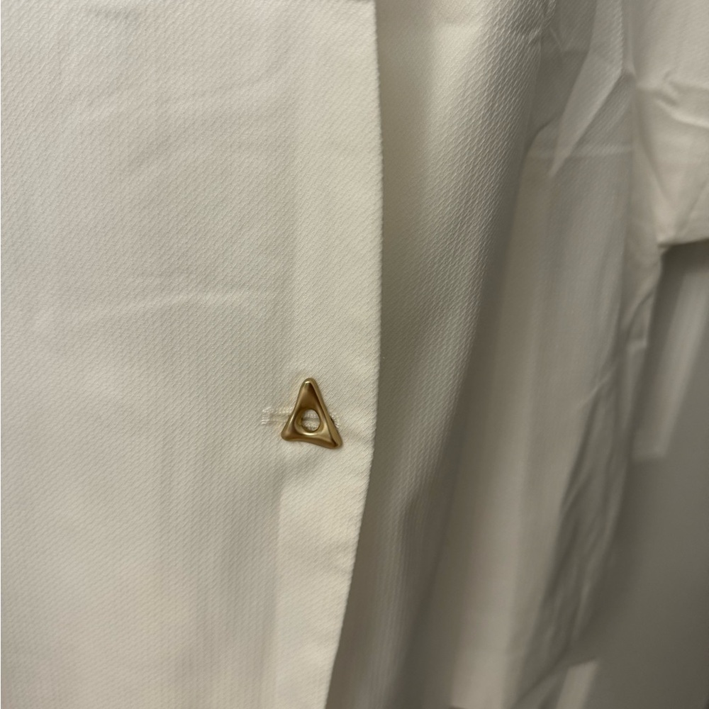 Urban revivo White Short Sleeve wrap top with gold button - Picture 2 of 3
